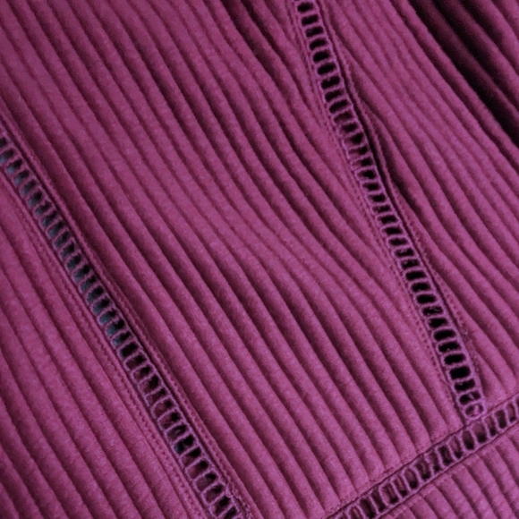 NWT Annabelle Cropped Burgundy Cardigan Small - Picture 8 of 11